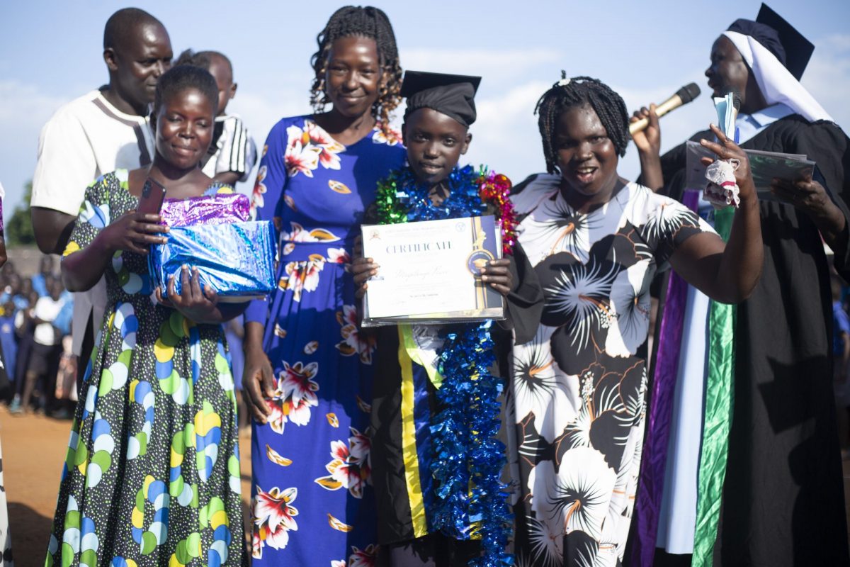 Super Abschlussfeier bei Atepy