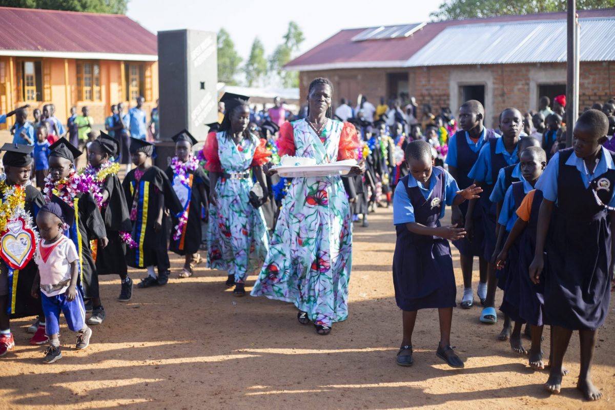 Stolze Lehrer der Atepi Nursery 